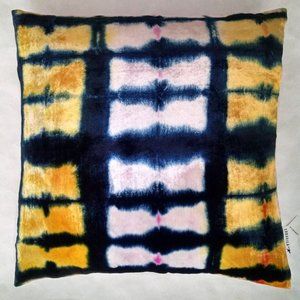 Handmade, Hand dyed Shibori Pillow. 19"X19".